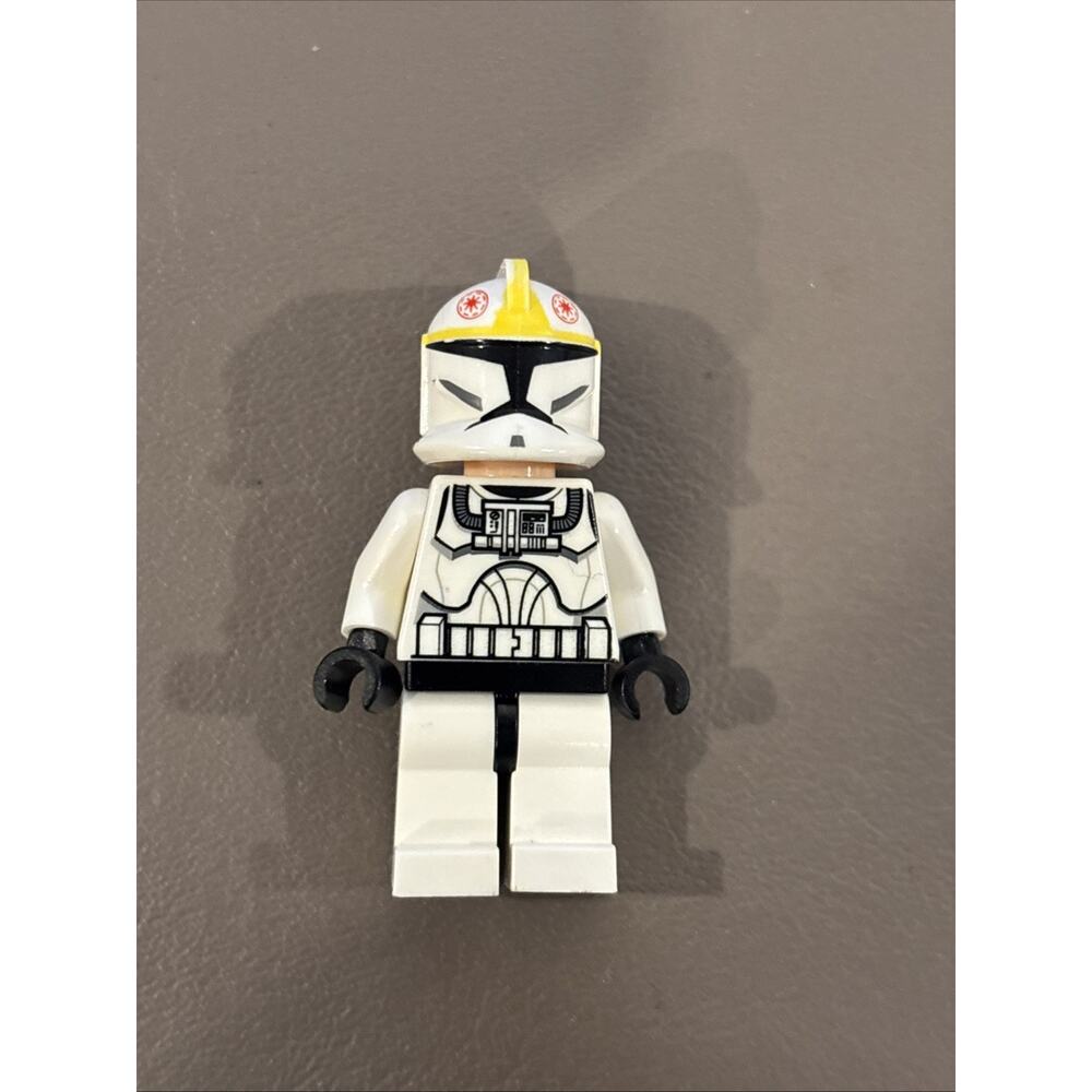 Lego Clone Trooper Pilot (Phase 1) Minifigure #sw0191 Yellow Markings Large Eyes